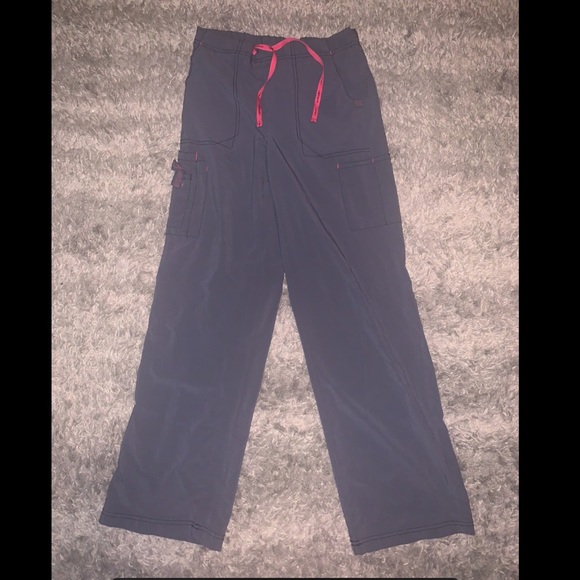 Grey/Pink Carhartt scrub Set - Picture 4 of 4